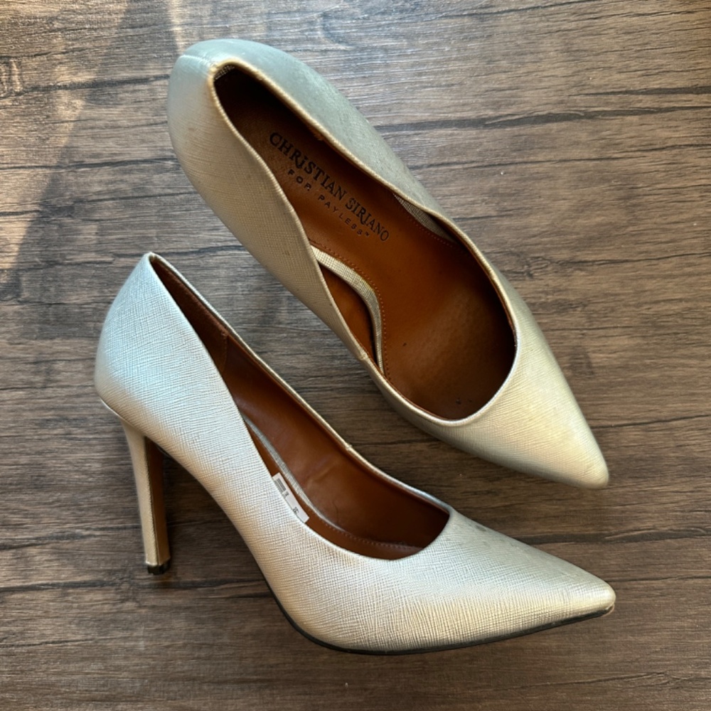 CHRISTIAN SIRIANO Silver Pointed Toe Heels Size 7